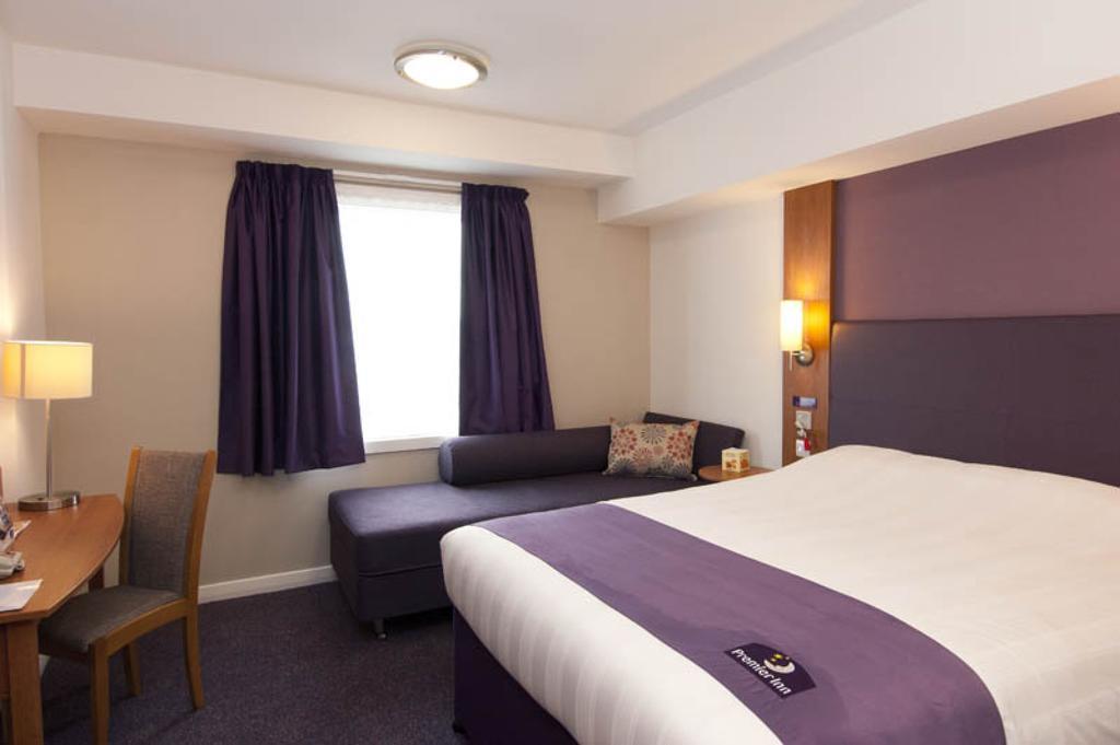Premier Inn Newcastle - Gosforth/Крамлингтон Экстерьер фото