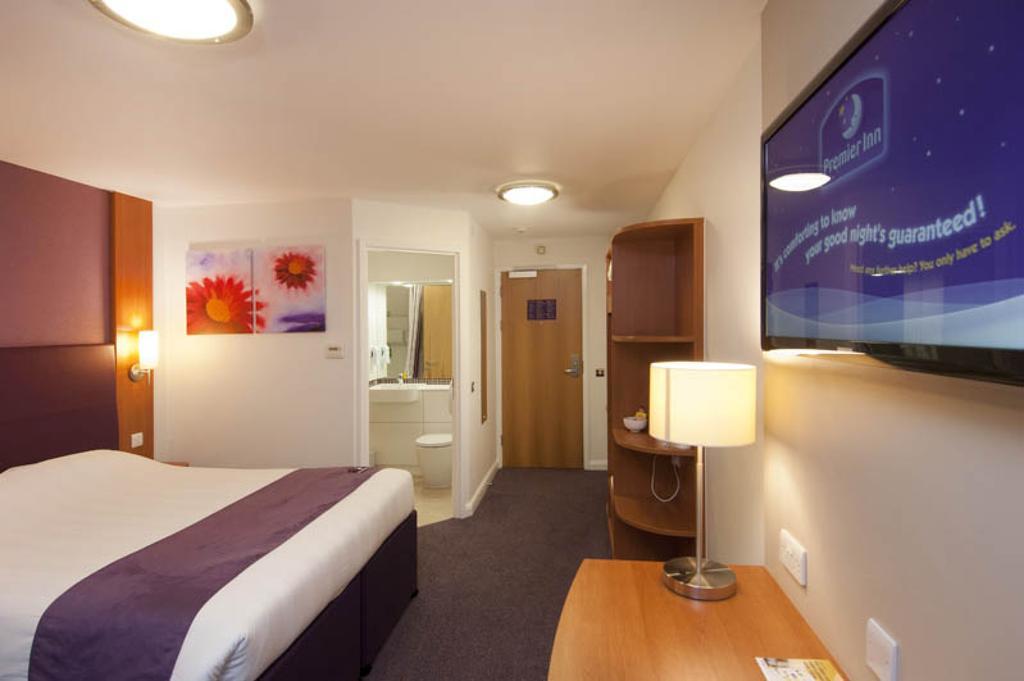 Premier Inn Newcastle - Gosforth/Крамлингтон Экстерьер фото