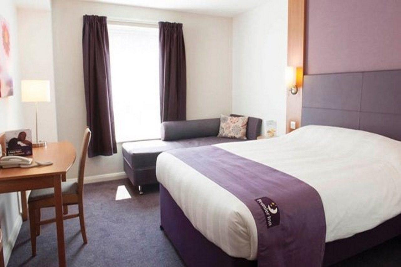 Premier Inn Newcastle - Gosforth/Крамлингтон Экстерьер фото