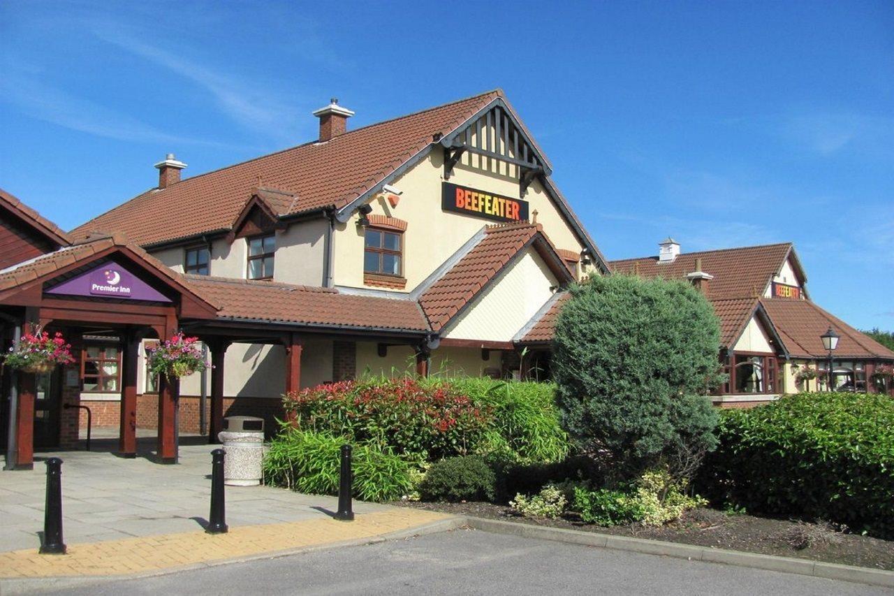 Premier Inn Newcastle - Gosforth/Крамлингтон Экстерьер фото