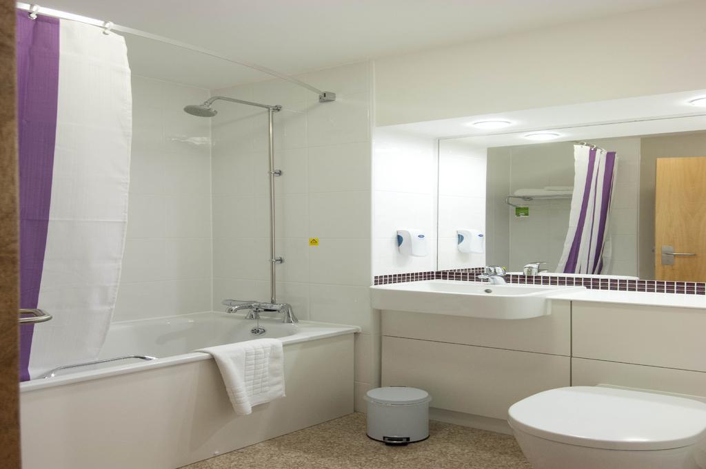 Premier Inn Newcastle - Gosforth/Крамлингтон Экстерьер фото